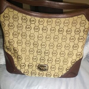 Micheal kors purse
